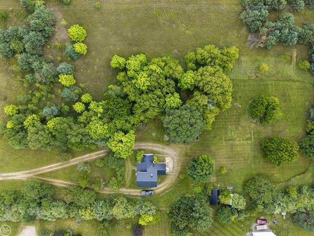 Builiding view thirty one for 2538 Burnside, North Branch, MI. 48461