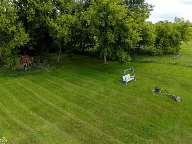 Builiding view thirty for 2538 Burnside, North Branch, MI. 48461