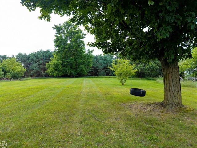 Builiding view twenty one for 2538 Burnside, North Branch, MI. 48461