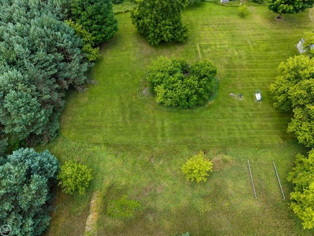 Builiding view twenty two for 2538 Burnside, North Branch, MI. 48461