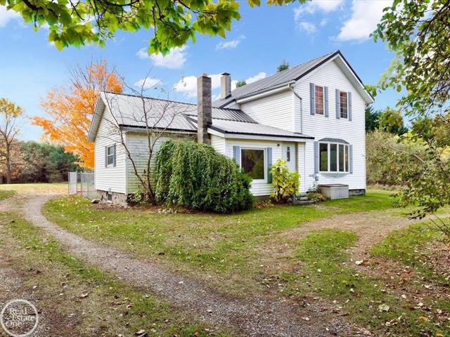 front view for 2538 Burnside Road, North Branch, Mi. 48461