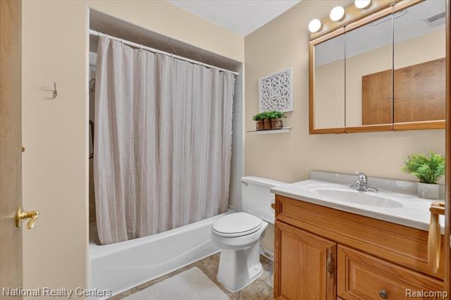 Builiding view seventeen for 1509 Shoemaker, Westland, MI. 48185