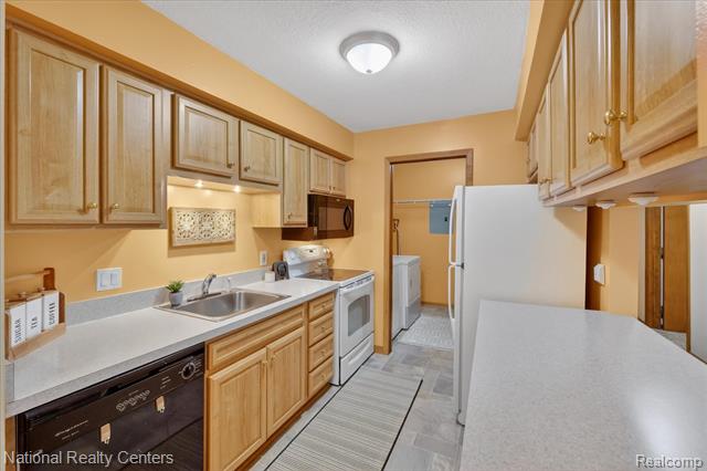 Builiding view ten for 1509 Shoemaker, Westland, MI. 48185