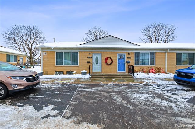 Builiding view eighteen for 49990 Helfer, Wixom, MI. 48393