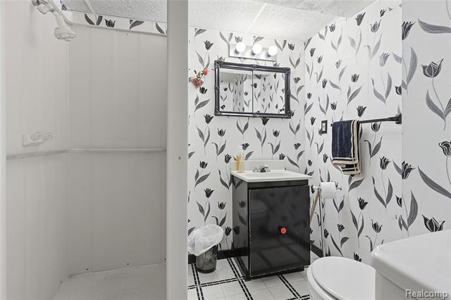 Builiding view seventeen for 49990 Helfer, Wixom, MI. 48393