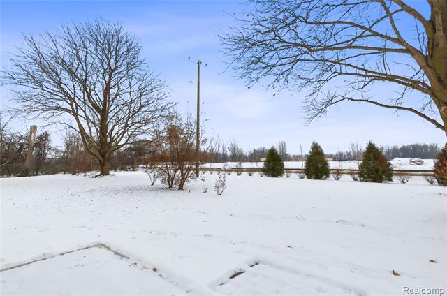 Builiding view twenty five for 49990 Helfer, Wixom, MI. 48393