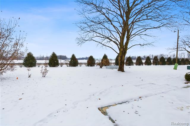 Builiding view twenty one for 49990 Helfer, Wixom, MI. 48393