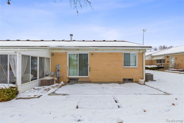 Builiding view twenty three for 49990 Helfer, Wixom, MI. 48393