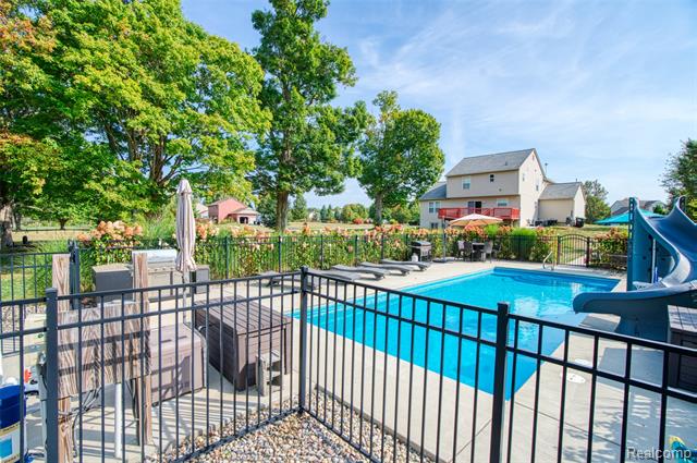 Builiding view forty two for 2686 Magnolia Garden, Howell, MI. 48843