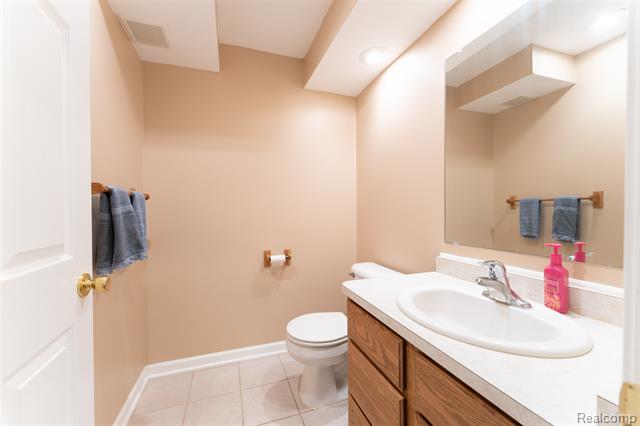 Builiding view thirty three for 2686 Magnolia Garden, Howell, MI. 48843