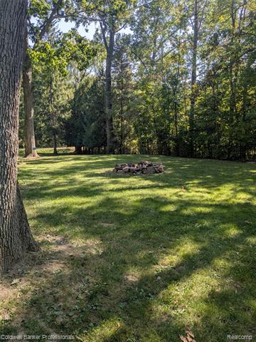 Builiding view eight for 4049 Slattery, North Branch, MI. 48461