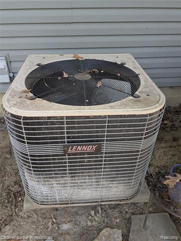 Builiding view forty one for 4049 Slattery, North Branch, MI. 48461