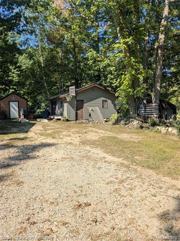 Builiding view ten for 4049 Slattery, North Branch, MI. 48461