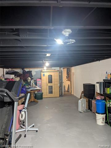 Builiding view thirty seven for 4049 Slattery, North Branch, MI. 48461