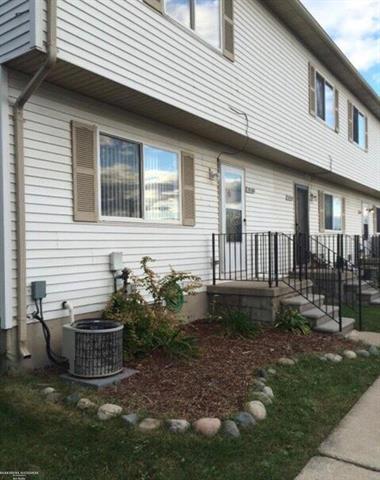 front view for 28165 Raleigh Crescent Drive, New Baltimore, Mi. 48051