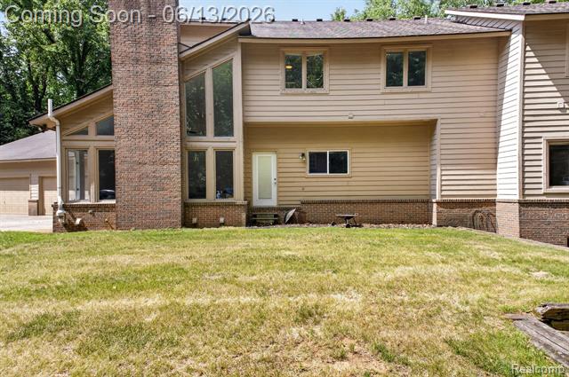 Builiding view eighty four for 9961 Cross Creek, South Lyon, MI. 48178