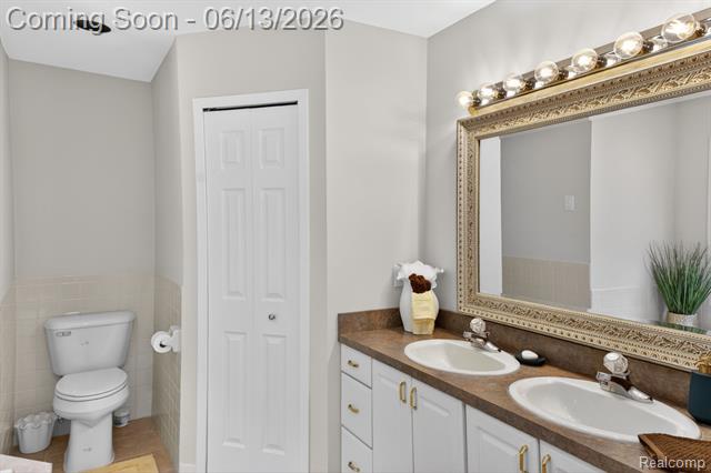 Builiding view forty for 9961 Cross Creek, South Lyon, MI. 48178