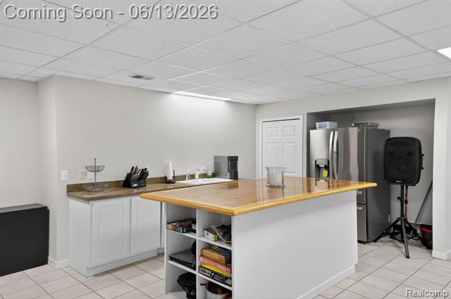Builiding view seventy five for 9961 Cross Creek, South Lyon, MI. 48178
