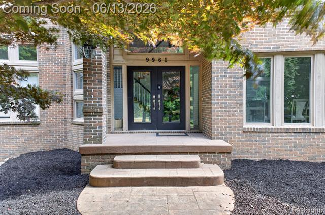Builiding view two for 9961 Cross Creek, South Lyon, MI. 48178