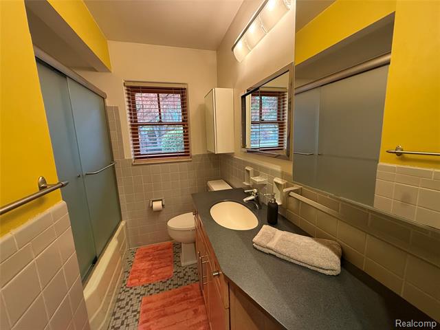 Builiding view eighteen for 1210 Marywood, Royal Oak, MI. 48067