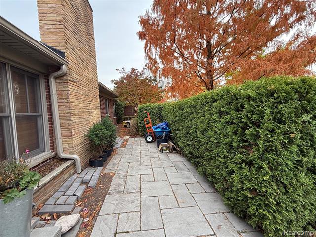 Builiding view four for 1210 Marywood, Royal Oak, MI. 48067