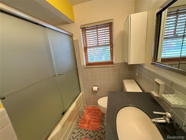 Builiding view nineteen for 1210 Marywood, Royal Oak, MI. 48067