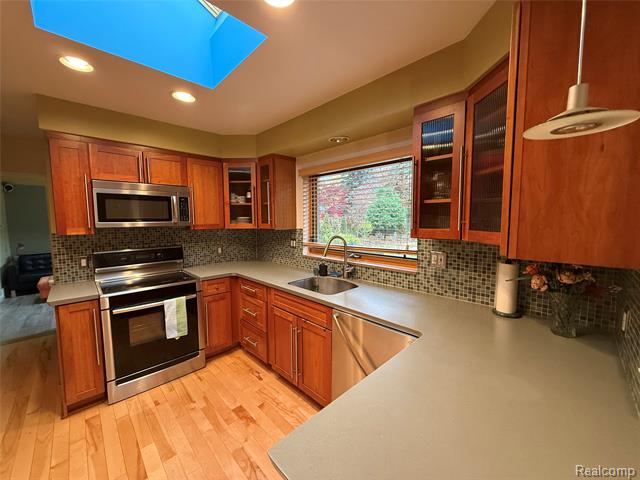 Builiding view sixteen for 1210 Marywood, Royal Oak, MI. 48067