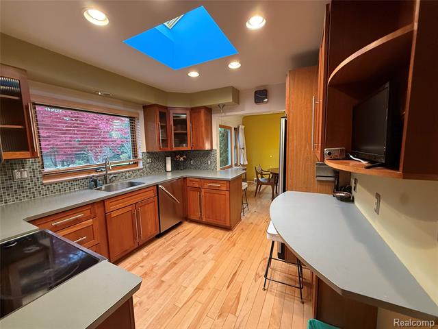 Builiding view thirteen for 1210 Marywood, Royal Oak, MI. 48067