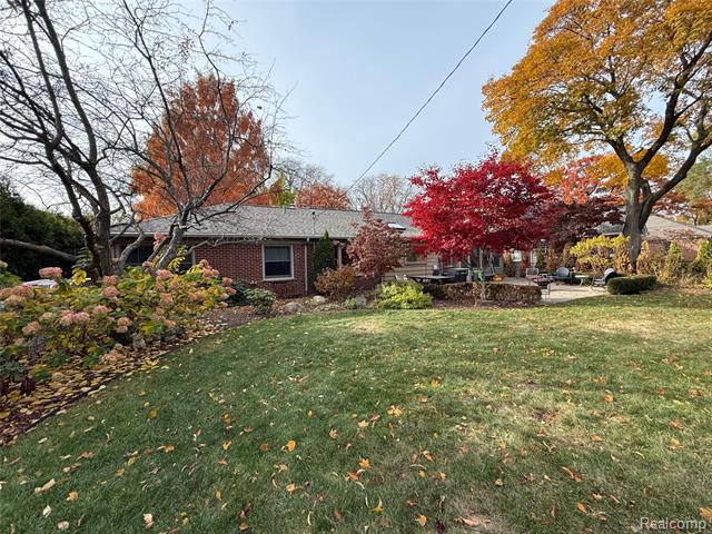 Builiding view thirty seven for 1210 Marywood, Royal Oak, MI. 48067