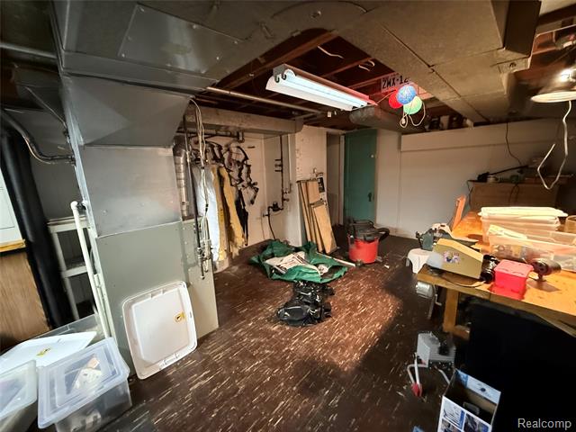 Builiding view thirty two for 1210 Marywood, Royal Oak, MI. 48067