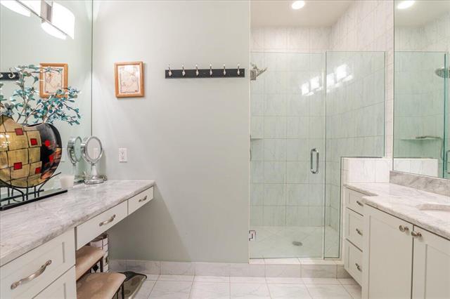 Builiding view nineteen for 45900 Stonewood, Canton, MI. 48187