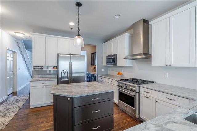 Builiding view seven for 45900 Stonewood, Canton, MI. 48187