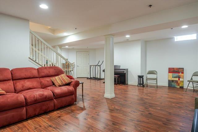 Builiding view twenty eight for 45900 Stonewood, Canton, MI. 48187