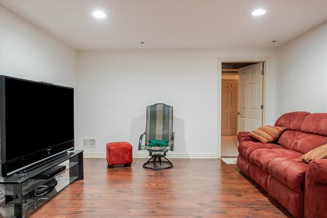 Builiding view twenty nine for 45900 Stonewood, Canton, MI. 48187