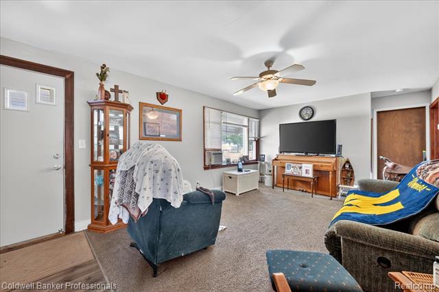 Builiding view three for 6130 2Nd, Mayville, MI. 48744