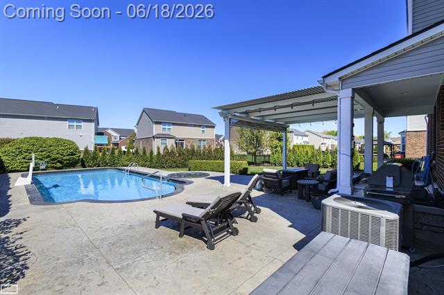 Builiding view six for 48231 Long Leaf, Macomb, MI. 48044
