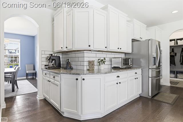 Builiding view thirty for 48231 Long Leaf, Macomb, MI. 48044