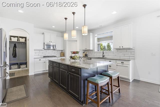 Builiding view twenty eight for 48231 Long Leaf, Macomb, MI. 48044