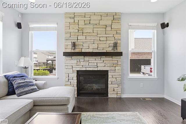 Builiding view twenty four for 48231 Long Leaf, Macomb, MI. 48044