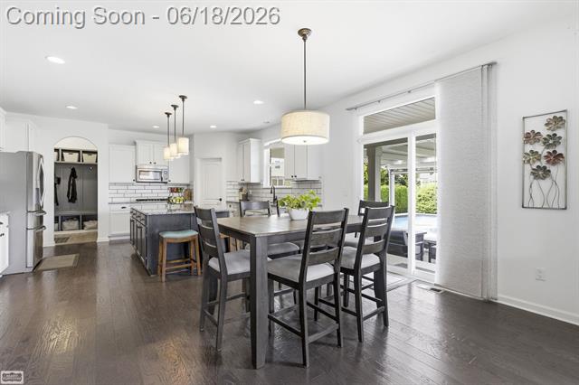 Builiding view twenty six for 48231 Long Leaf, Macomb, MI. 48044