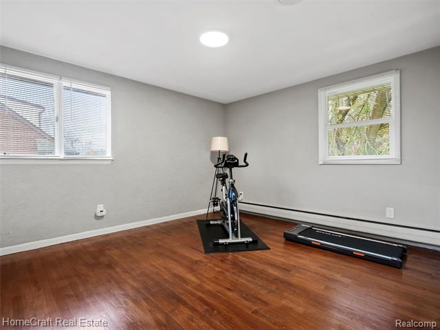 Builiding view eighteen for 28626 Sunset W, Southfield, MI. 48076