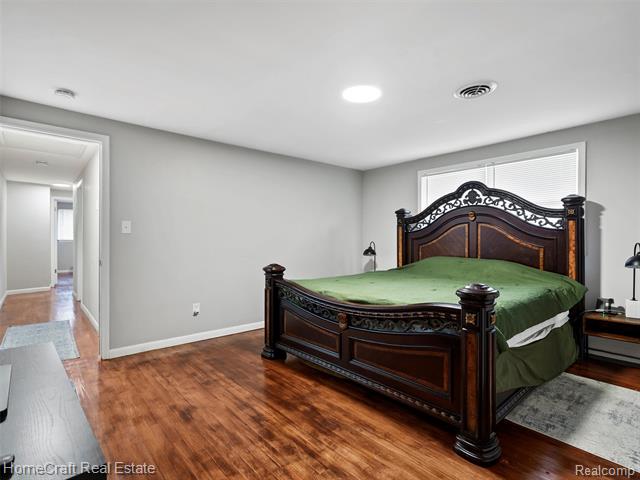 Builiding view fourteen for 28626 Sunset W, Southfield, MI. 48076