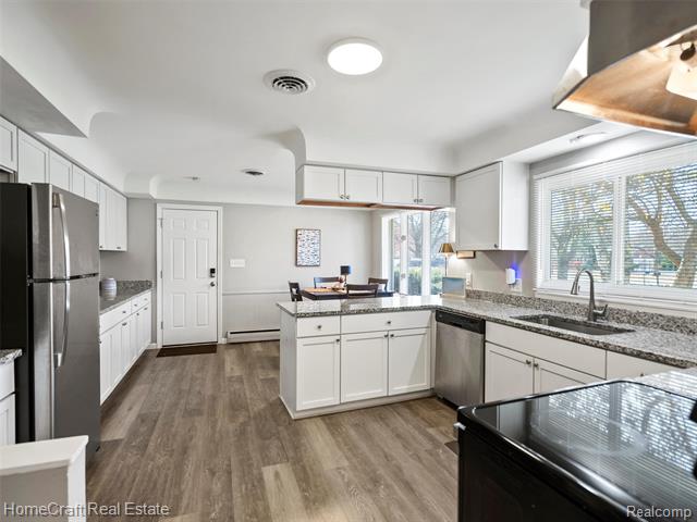 Builiding view six for 28626 Sunset W, Southfield, MI. 48076