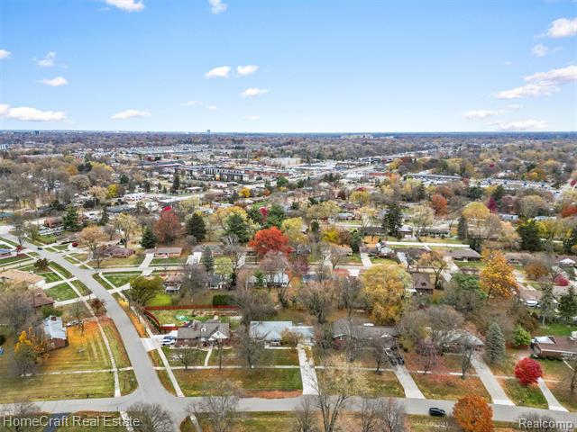 Builiding view thirty for 28626 Sunset W, Southfield, MI. 48076