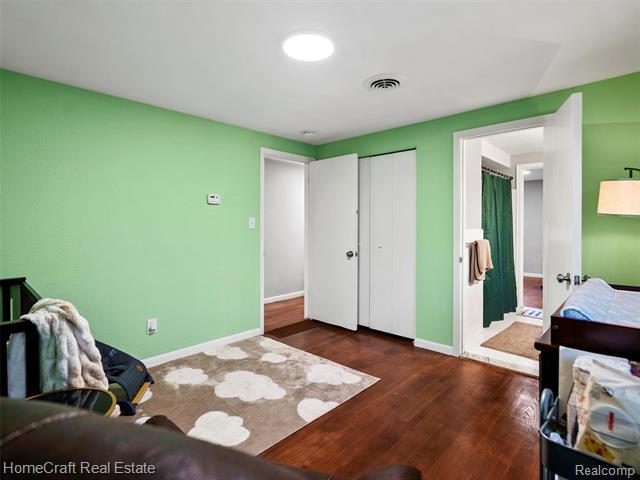 Builiding view twelve for 28626 Sunset W, Southfield, MI. 48076