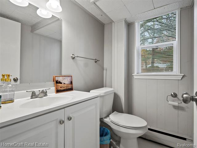 Builiding view twenty four for 28626 Sunset W, Southfield, MI. 48076