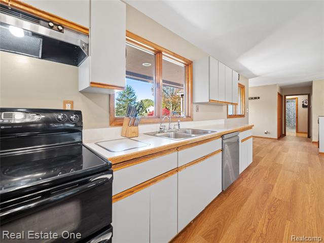 Builiding view nine for 9755 Annabelle, South Lyon, MI. 48178