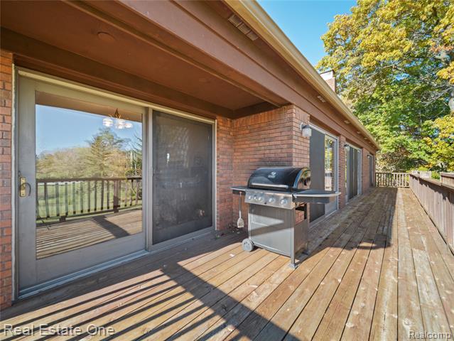 Builiding view nineteen for 9755 Annabelle, South Lyon, MI. 48178