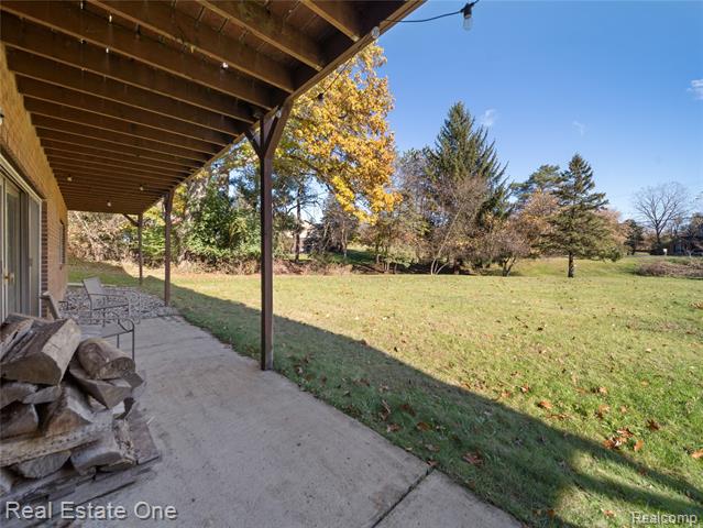 Builiding view twenty five for 9755 Annabelle, South Lyon, MI. 48178