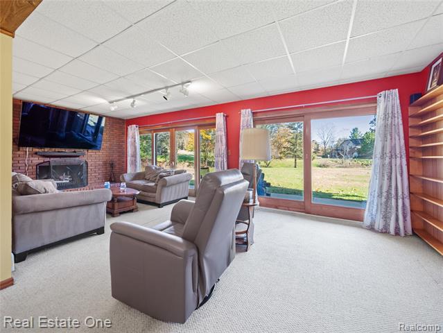 Builiding view twenty four for 9755 Annabelle, South Lyon, MI. 48178